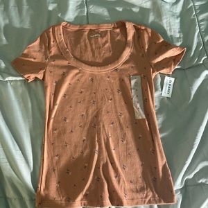 Old navy shirt low cut neck